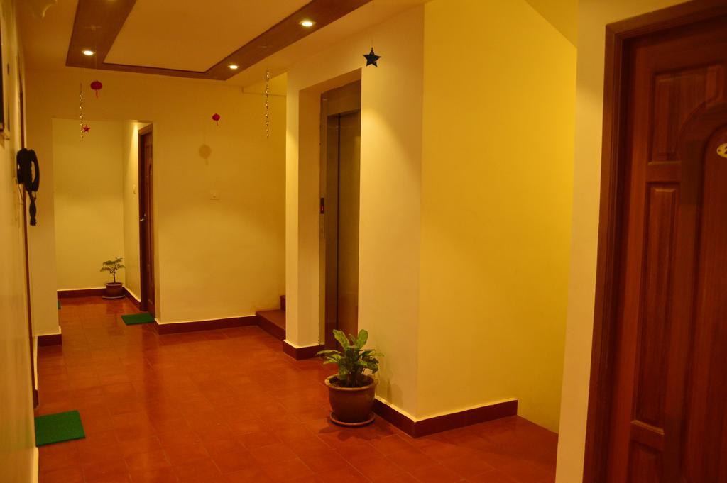 เคาร์ส ชาบรอล อะ เฮอริเทจ โฮเต็ล บาย เดอะ ซี Hotel ปอนดิเชอรี ภายนอก รูปภาพ
