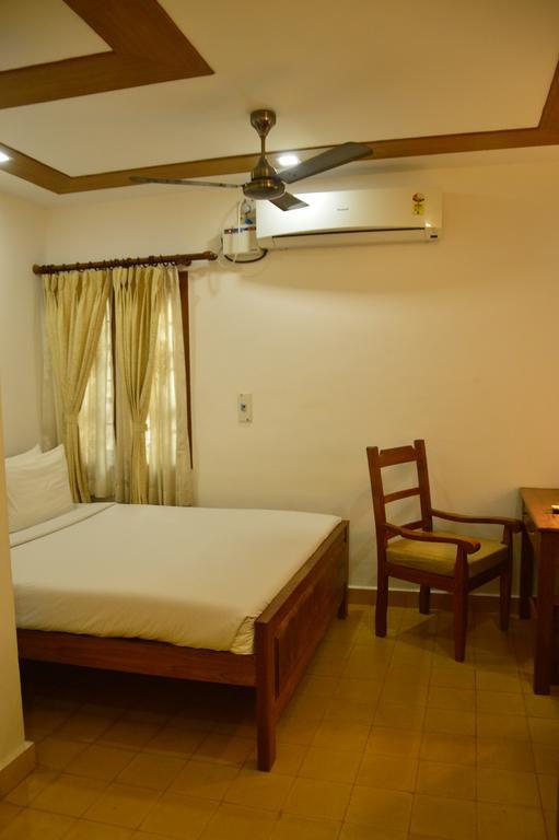 เคาร์ส ชาบรอล อะ เฮอริเทจ โฮเต็ล บาย เดอะ ซี Hotel ปอนดิเชอรี ภายนอก รูปภาพ