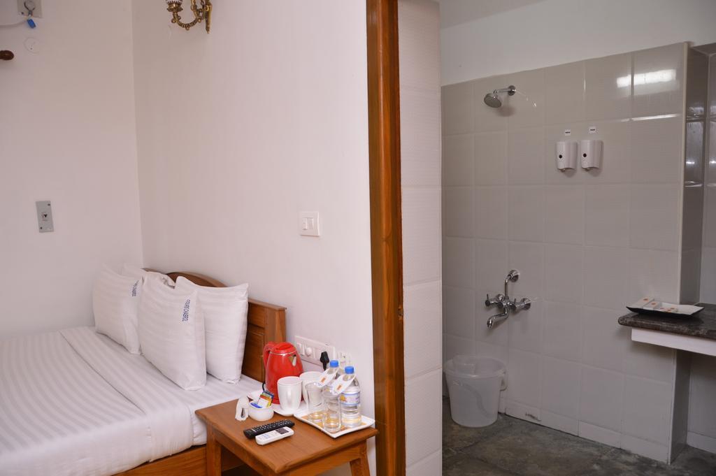 เคาร์ส ชาบรอล อะ เฮอริเทจ โฮเต็ล บาย เดอะ ซี Hotel ปอนดิเชอรี ห้อง รูปภาพ