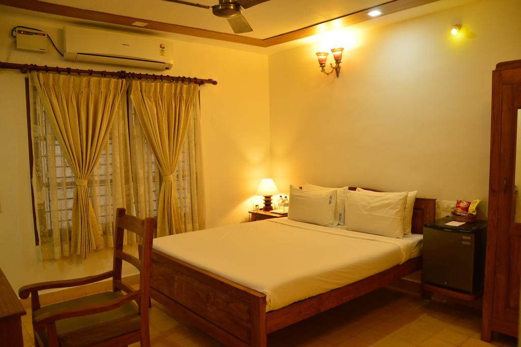 เคาร์ส ชาบรอล อะ เฮอริเทจ โฮเต็ล บาย เดอะ ซี Hotel ปอนดิเชอรี ห้อง รูปภาพ